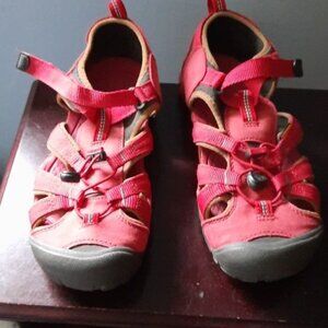 Keen Anti Odor Footbed Stappy Adjustable Tongos Waterproof Hiking  Sandal Size 6